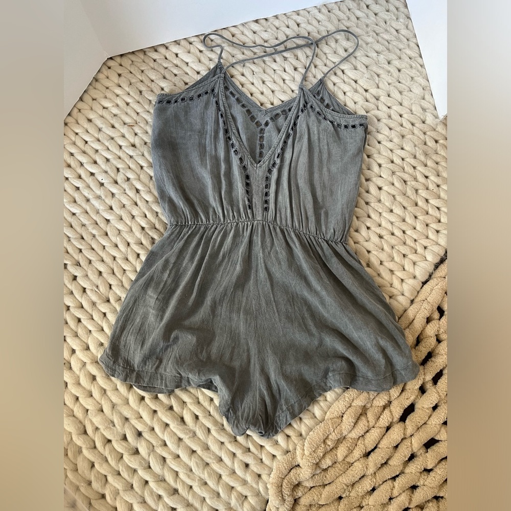 UMA AND LEOPOLD ROMPER - Picture 4 of 4